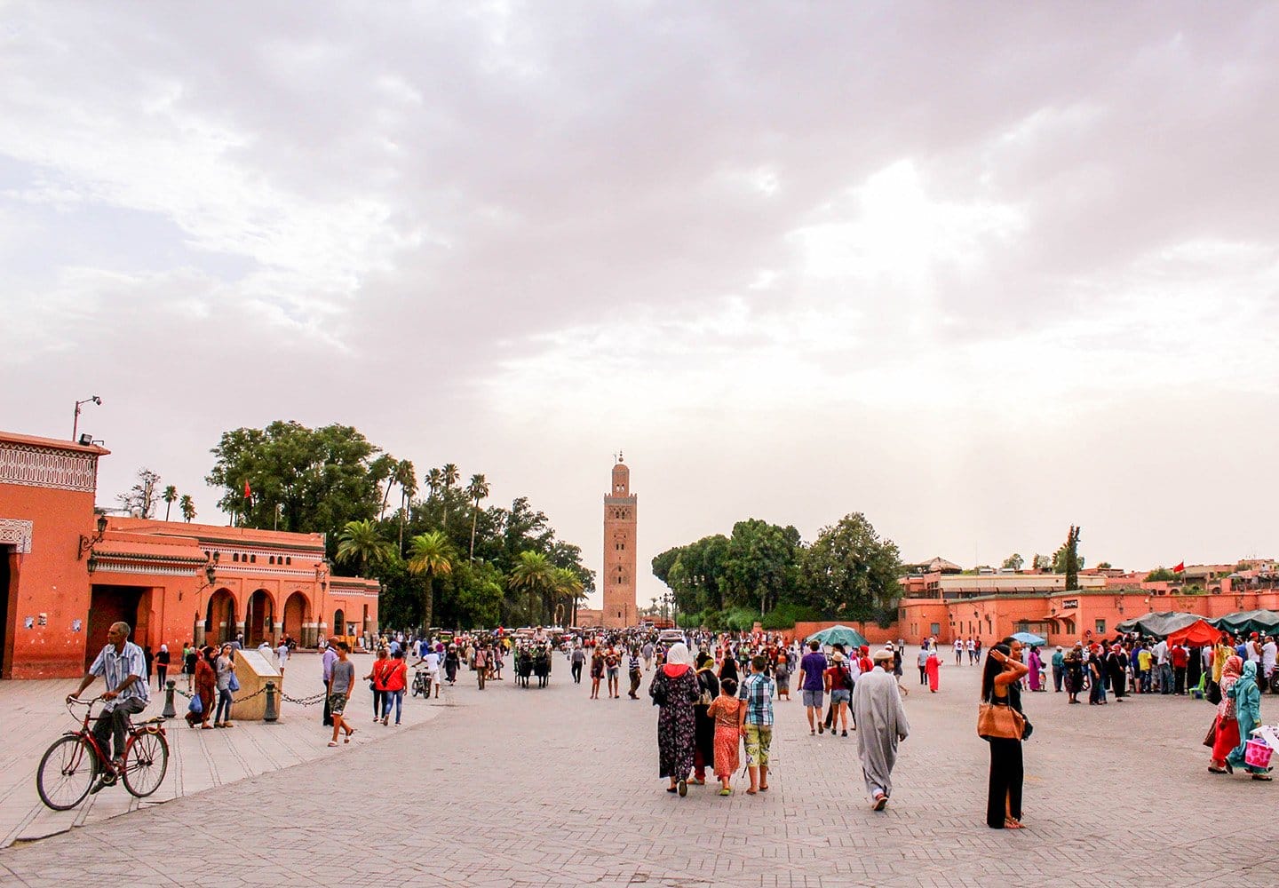 Jemaa el Fna in Marrakech on a cloudy day