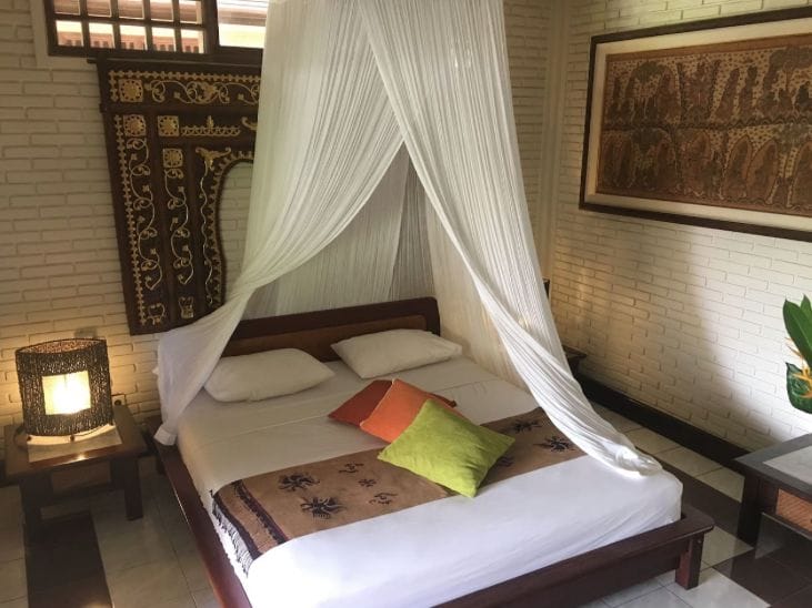 Looking for a hotel alternative to a hotel in Bali? Here are some of my favorite Bali airbnb for all tastes and under € 50!